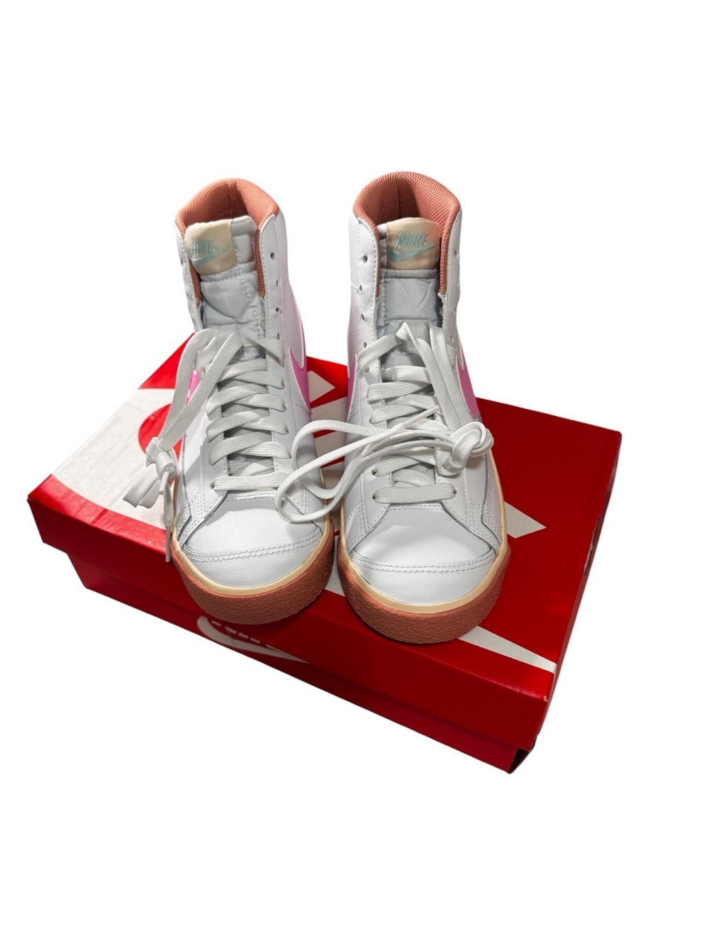 Nike Blazer Mid ’77 (GS) – White/Pink – 6.5Y (Women’s 8) – Brand New